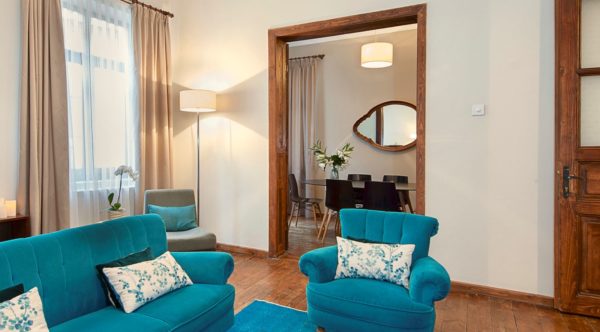 Petraki Place II | 4 bedrooms | 1 bathroom | roof terrace views