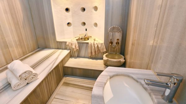Petraki Place III | 4 bedrooms | 2 bathrooms  - one with a Private Hamam | Roof Terrace Views