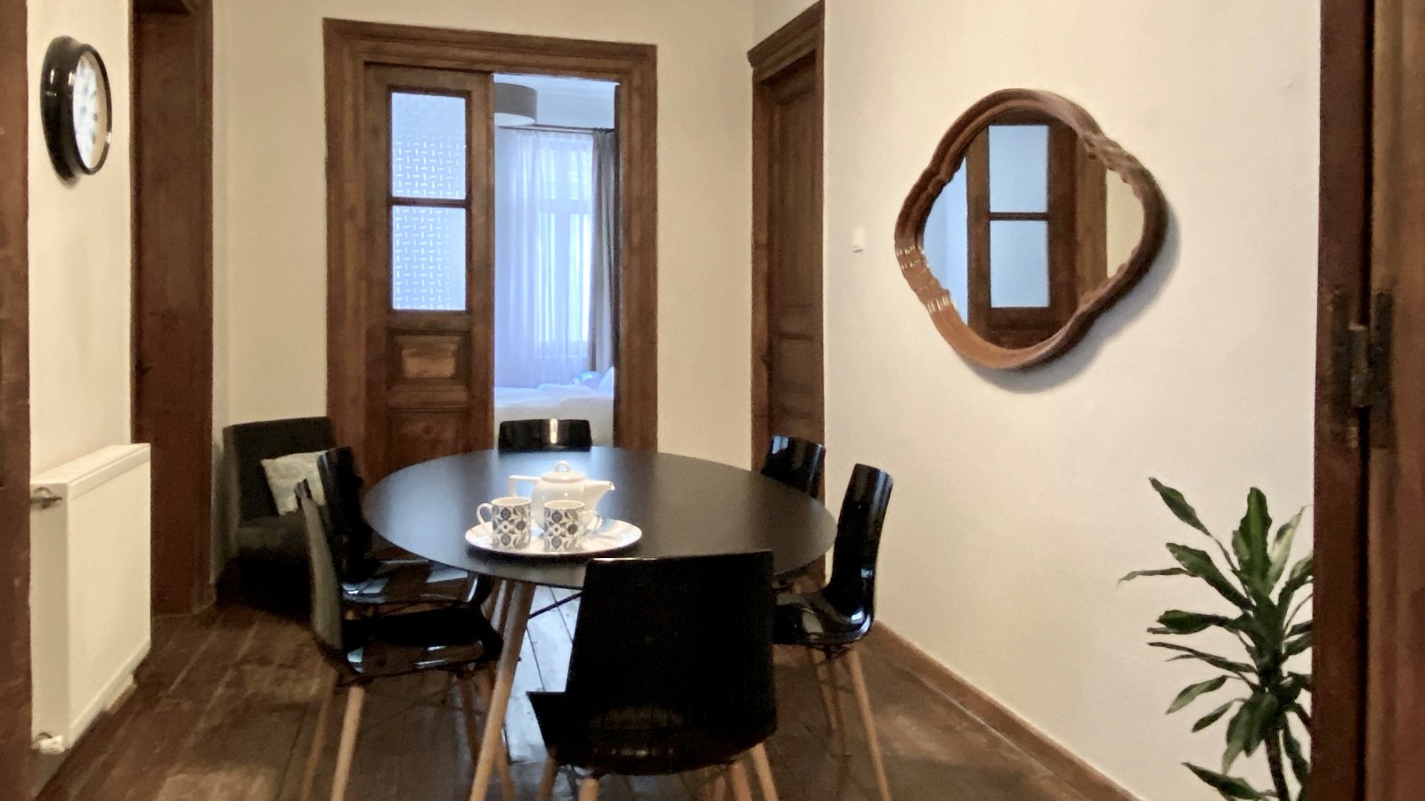 Petraki II - Galata apartment dining room 3