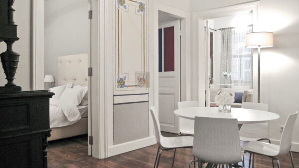 Shah Place II | 2 Bedrooms | 1 Bathroom | Frescoes | Roof Terrace Views